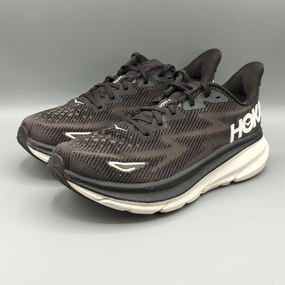 Hoka Women's Running Shoes Clifton 9 Size 8B Black Sneakers 1127896 BWHT